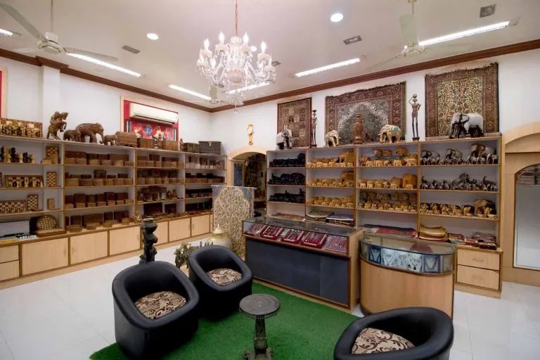 Pinnawala Handicrafts Emporium